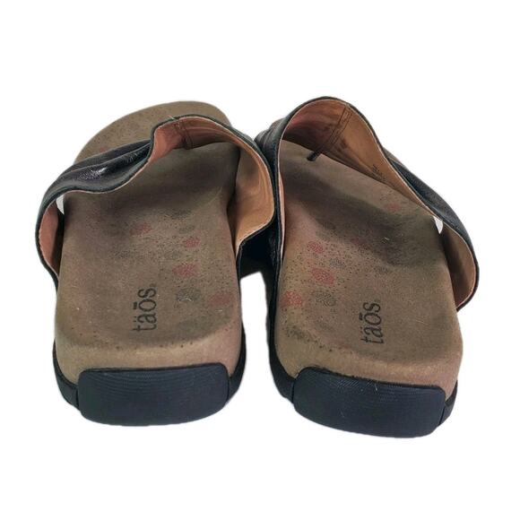 Taos Gift 2 Sandals Women Sz 8 Slip On Thong Gray Leather Casual Metallic Pewter - Picture 5 of 7